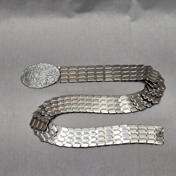 1980's Silver Toned Fish Scale Stretchy Belt - Picture 5 of 11